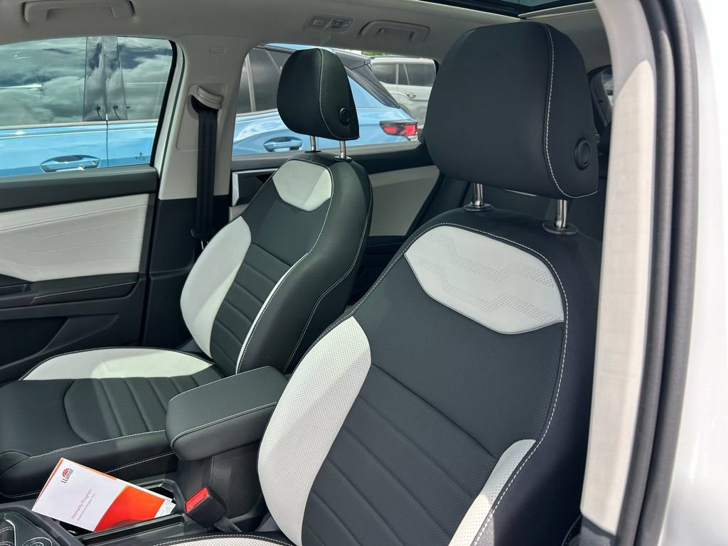 New 2026 Volkswagen Taos SEL AWD/4WD image 21