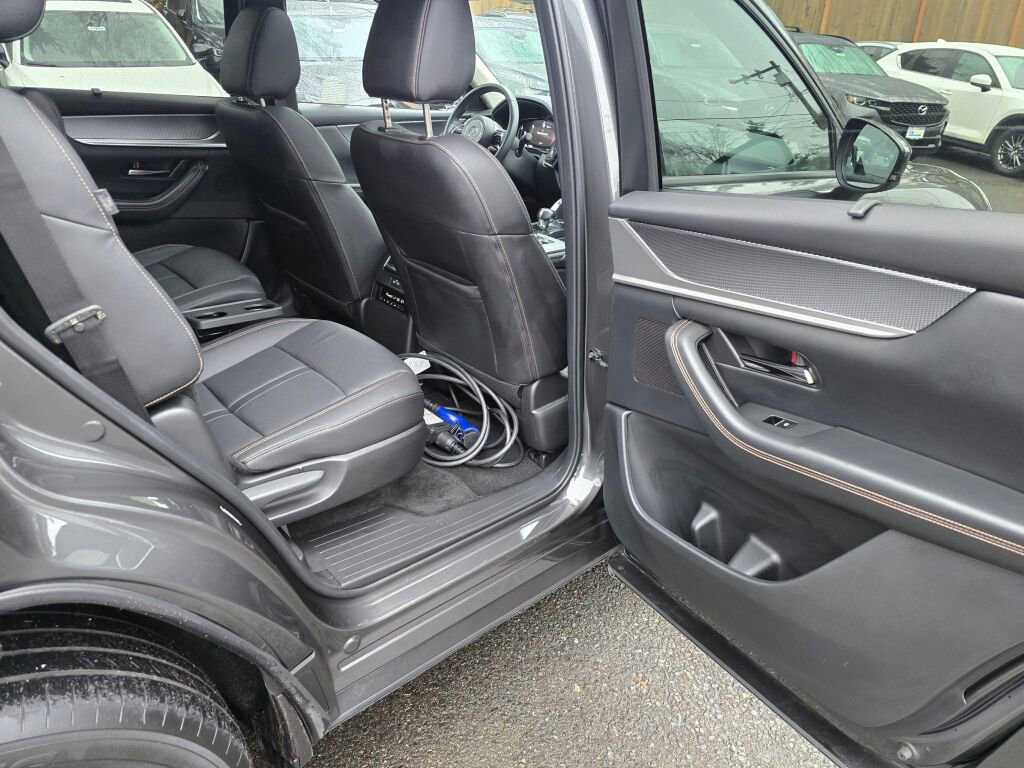 Certified 2024 MAZDA CX-90 Plug-In Hybrid w/ Preferred image 29