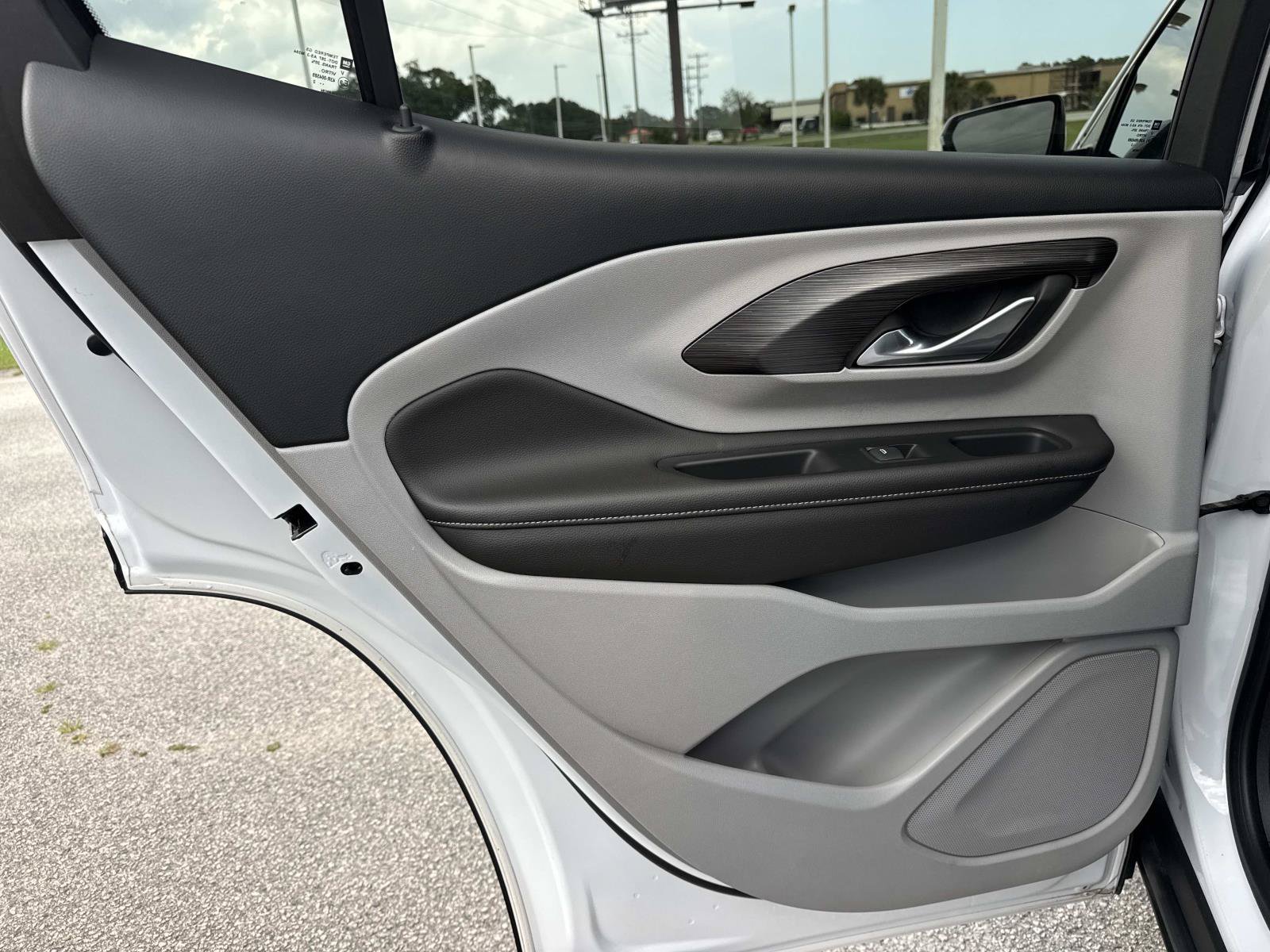 Used 2022 GMC Terrain SLT w/ LPO, Floor Liner Package FWD image 13