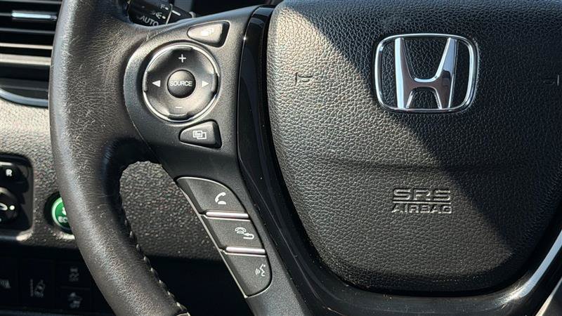 Used 2017 Honda Pilot Touring image 31