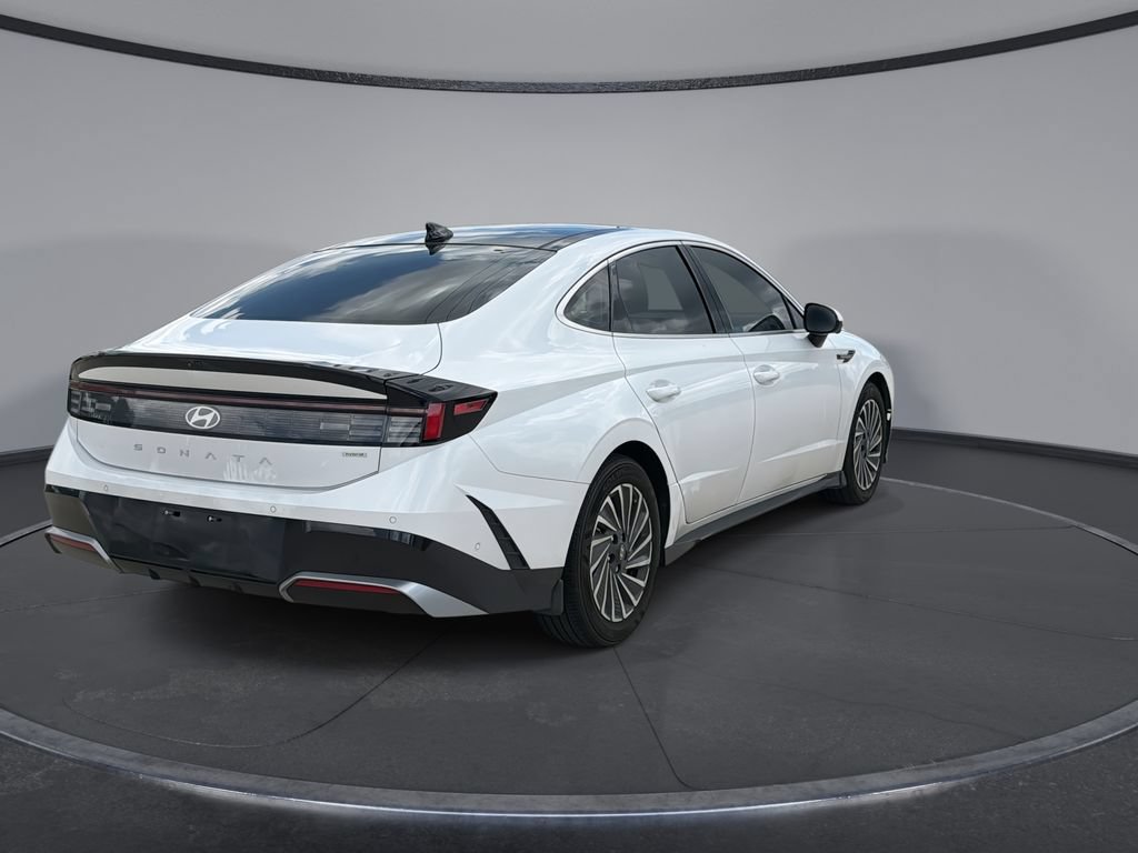 Used 2025 Hyundai Sonata Limited FWD image 11