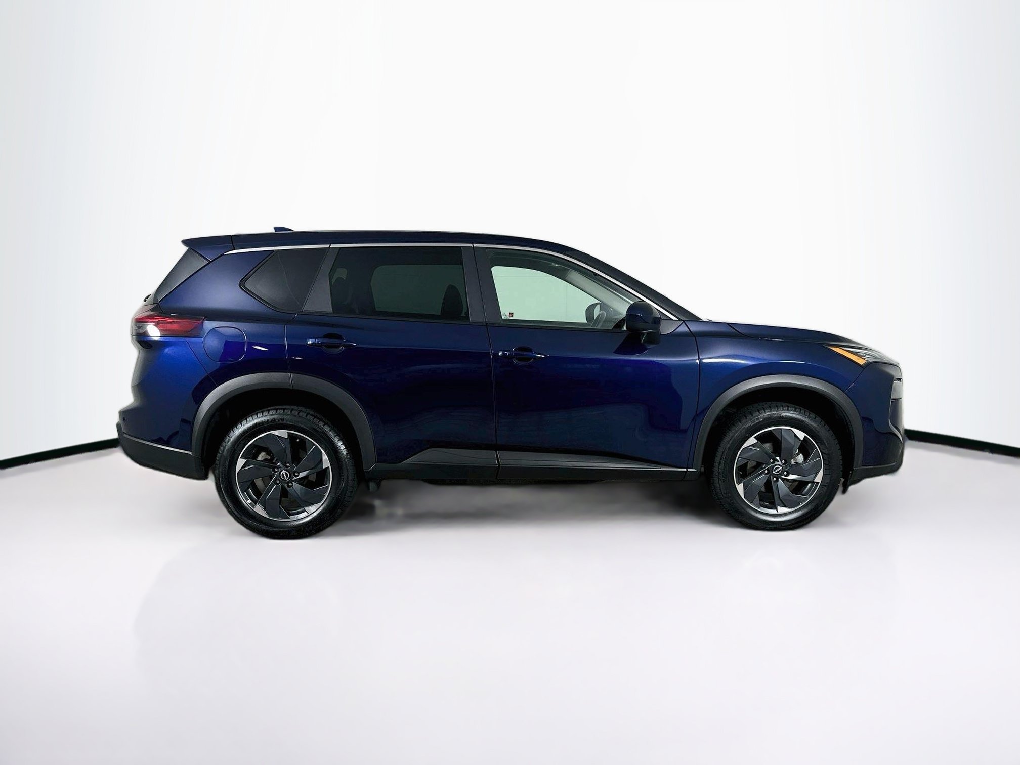 Used 2025 Nissan Rogue SV AWD/4WD image 10