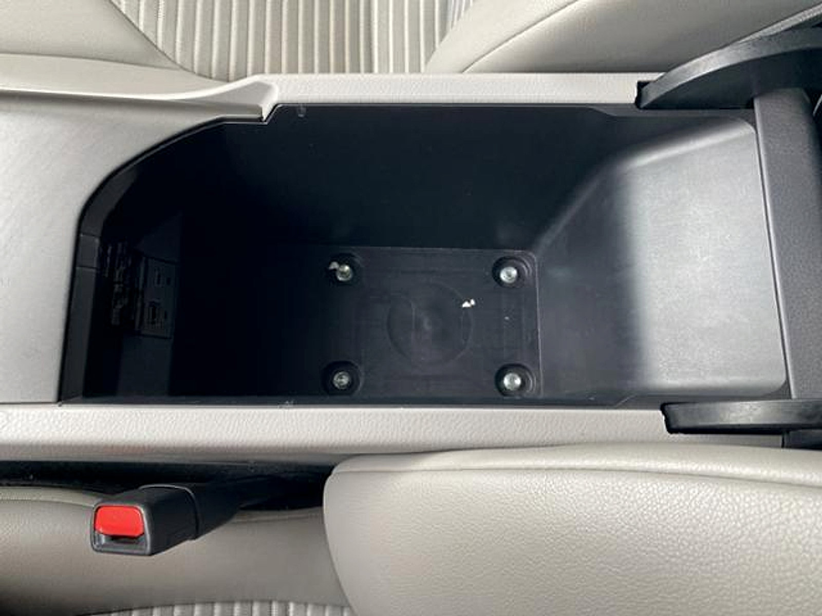 Used 2023 Toyota Camry SE FWD image 36