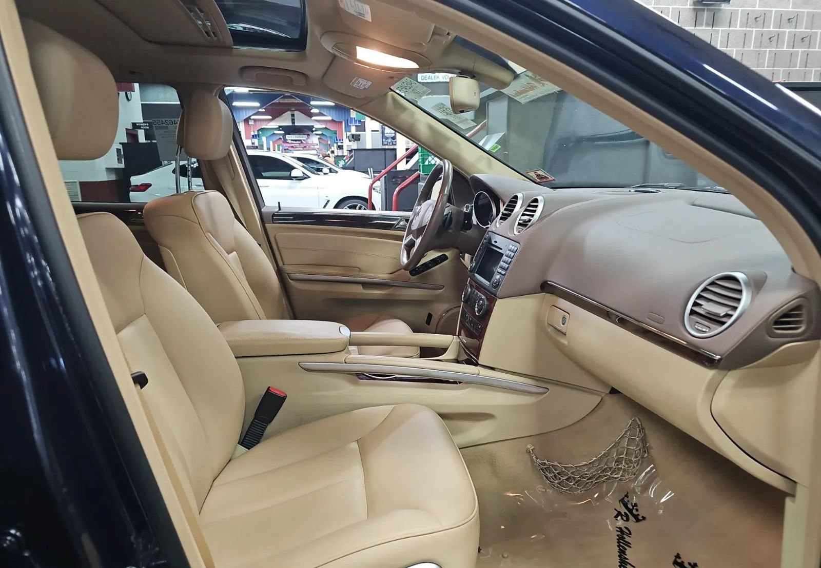 Used 2012 Mercedes-Benz GL 450 4MATIC w/ Premium 1 Pkg image 4