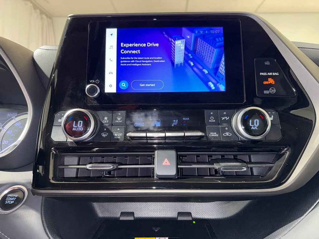 Certified 2024 Toyota Highlander XLE AWD/4WD image 29
