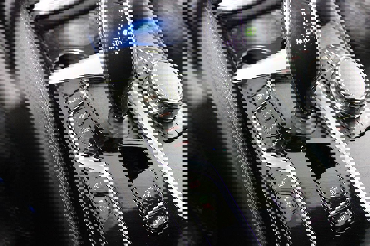 Used 2023 BMW 530e w/ M Sport Package image 20