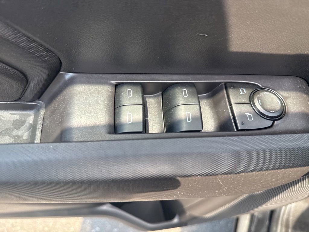 Used 2023 Chevrolet Colorado W/T image 23