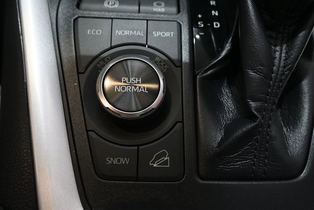 Certified 2020 Toyota RAV4 Limited image 17