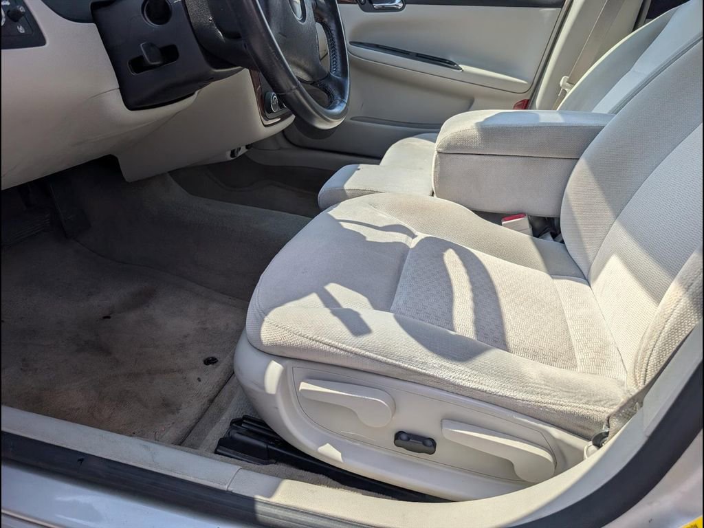 Used 2011 Chevrolet Impala LS FWD image 12