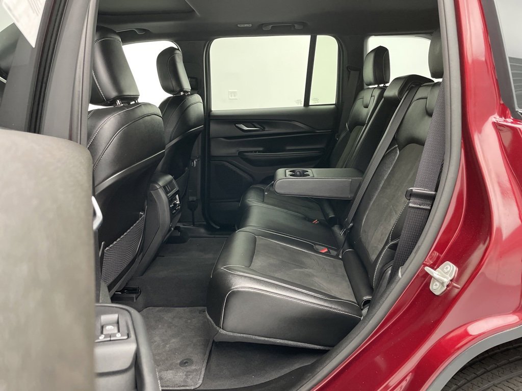 Used 2023 Jeep Grand Cherokee Altitude image 43