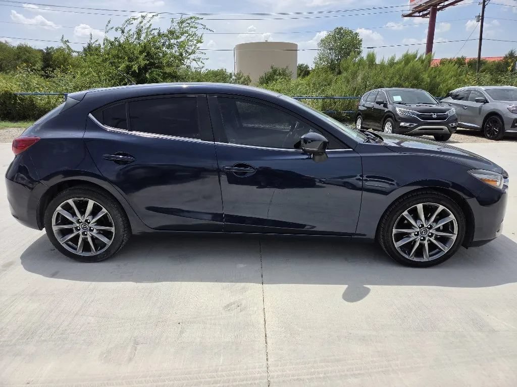 Used 2018 MAZDA MAZDA3 Touring FWD image 4
