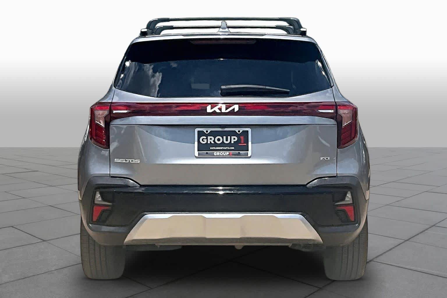 Certified 2025 Kia Seltos SX w/ SX Sunroof Package AWD/4WD image 5