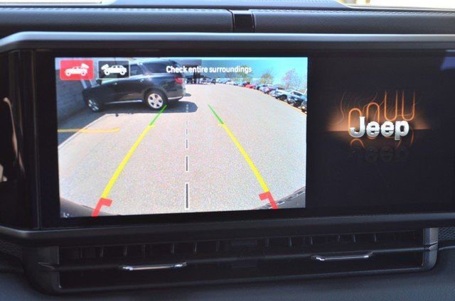 New 2025 Jeep Wrangler Unlimited Rubicon 392 image 33