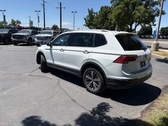 Used 2024 Volkswagen Tiguan SE AWD/4WD image 4