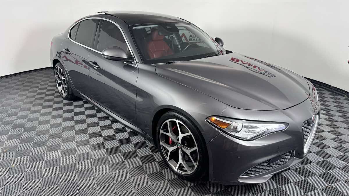 Used 2020 Alfa Romeo Giulia Ti w/ Active Blind Spot Package RWD image 9