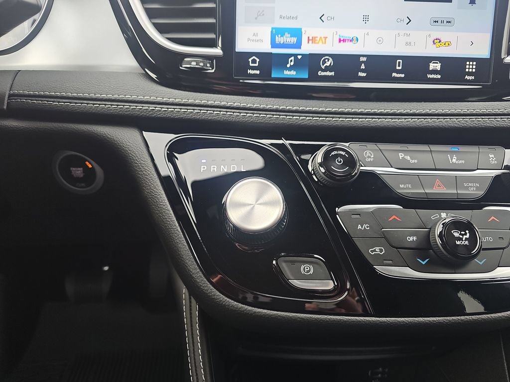 New 2026 Chrysler Pacifica Limited AWD/4WD image 28
