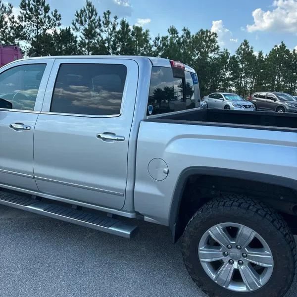 Used 2018 GMC Sierra 1500 SLT AWD/4WD image 4