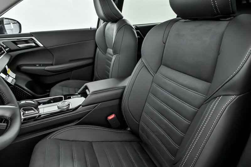 New 2026 Mitsubishi Outlander SE AWD/4WD image 13