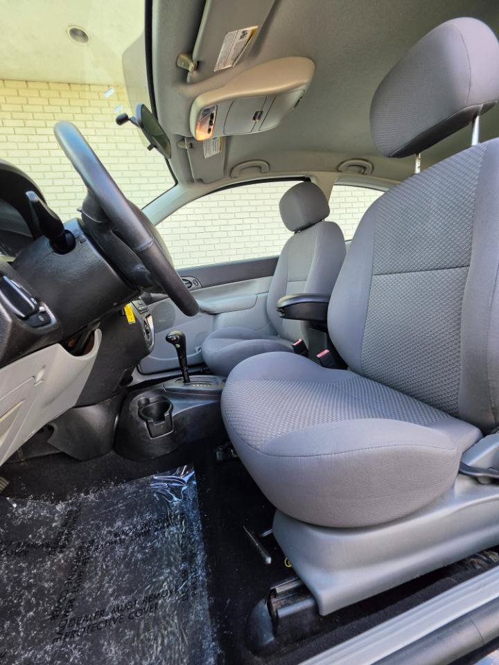 Used 2006 Ford Focus SES FWD image 9
