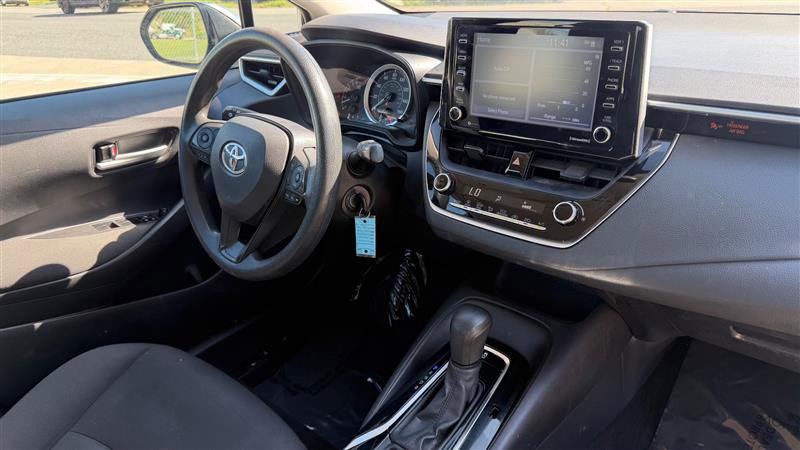 Used 2021 Toyota Corolla LE FWD image 19