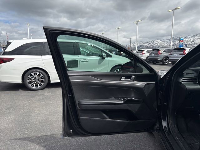 Used 2022 Kia K5 GT-Line AWD/4WD image 9