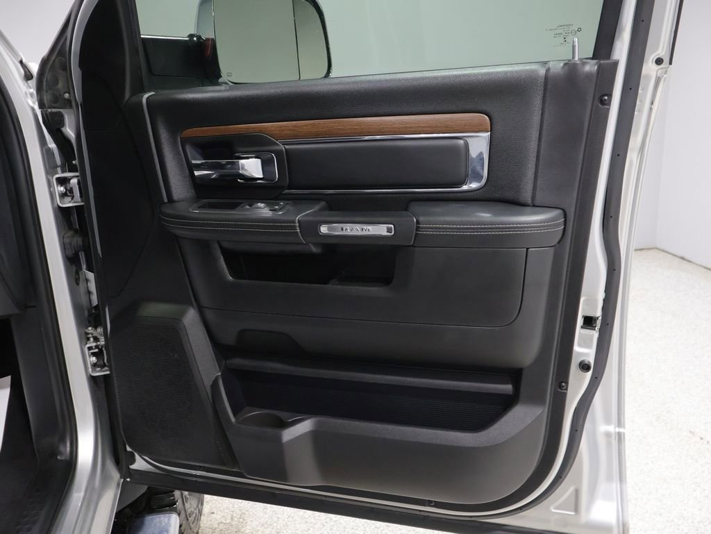 Used 2016 RAM 3500 Laramie image 23