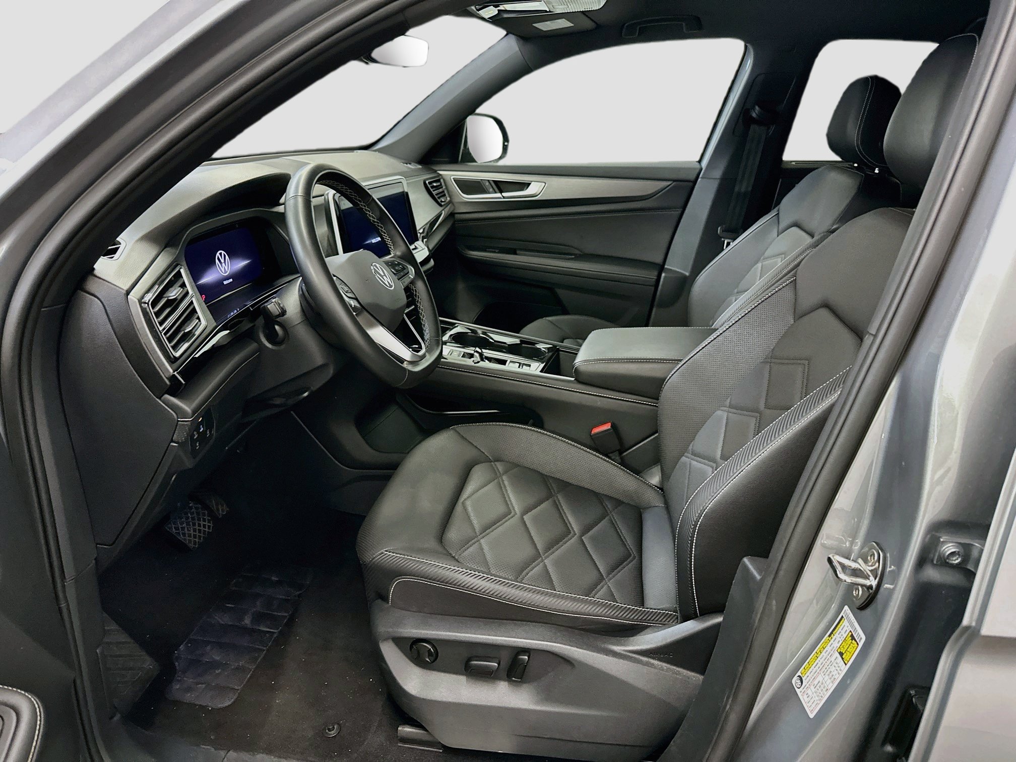 Used 2025 Volkswagen Atlas Cross Sport SE AWD/4WD image 13