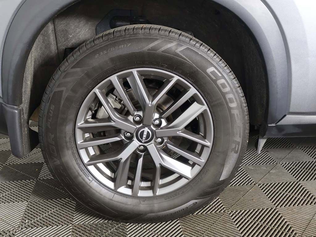 Used 2023 Nissan Rogue S image 25