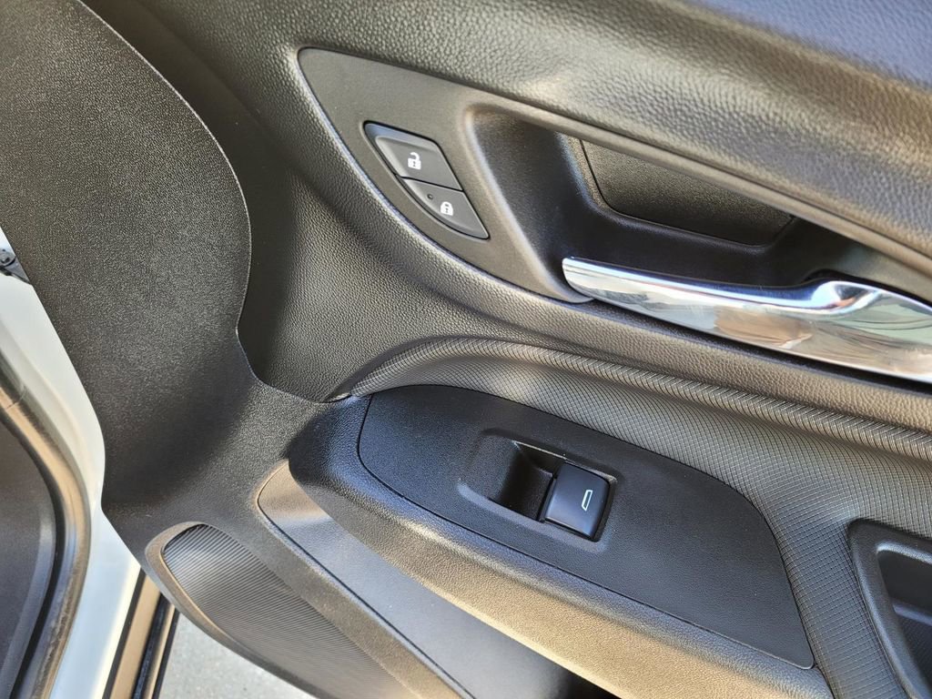 Used 2024 Chevrolet Equinox RS image 8