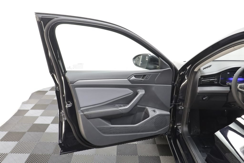 New 2026 Volkswagen Jetta SE FWD image 6