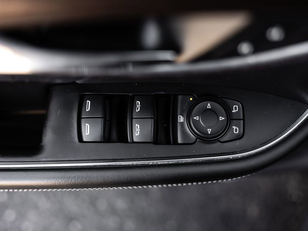 Used 2021 Buick Envision Avenir image 26