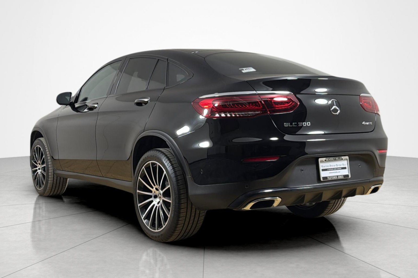 Used 2022 Mercedes-Benz GLC 300 4MATIC Coupe image 3