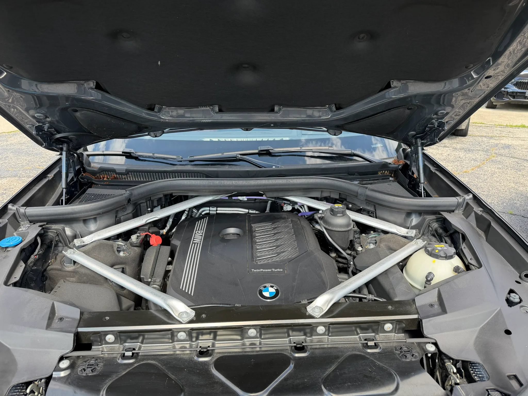 Used 2022 BMW X7 xDrive40i w/ M Sport Package AWD/4WD image 12