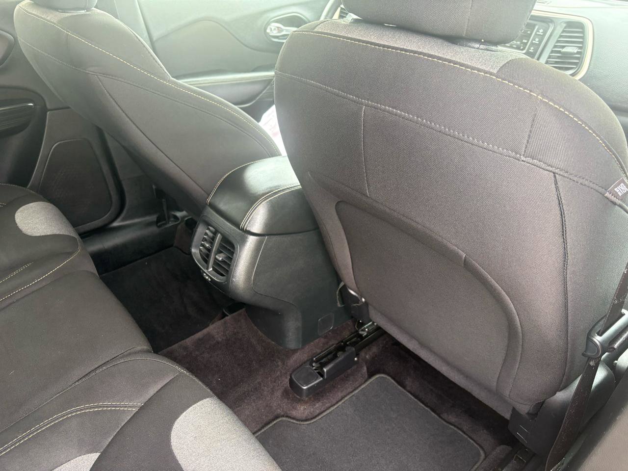 Used 2016 Jeep Cherokee Sport AWD/4WD image 51