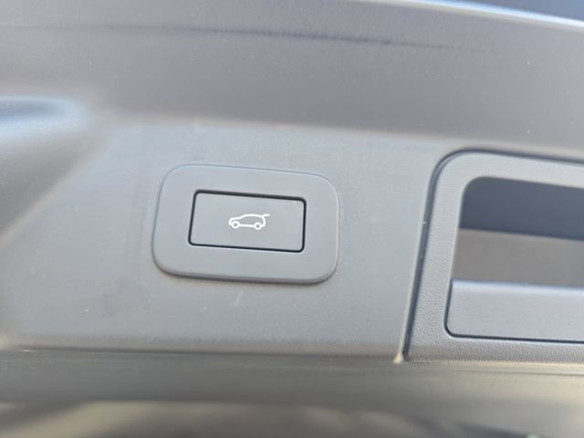 Certified 2025 Land Rover Range Rover Velar S AWD/4WD image 16