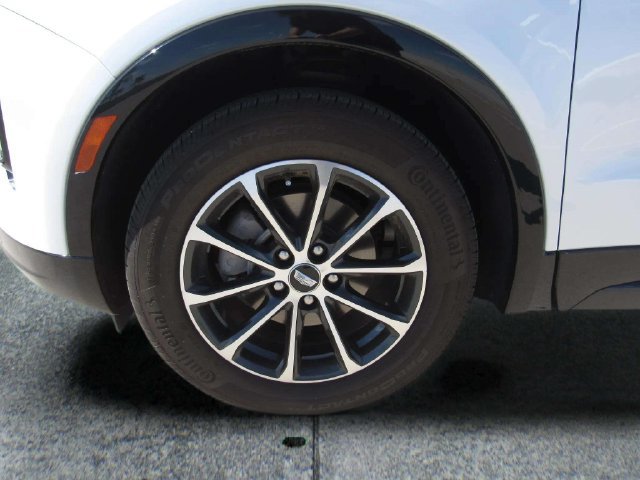 Used 2025 Cadillac XT4 Sport w/ Cold Weather Package FWD image 4