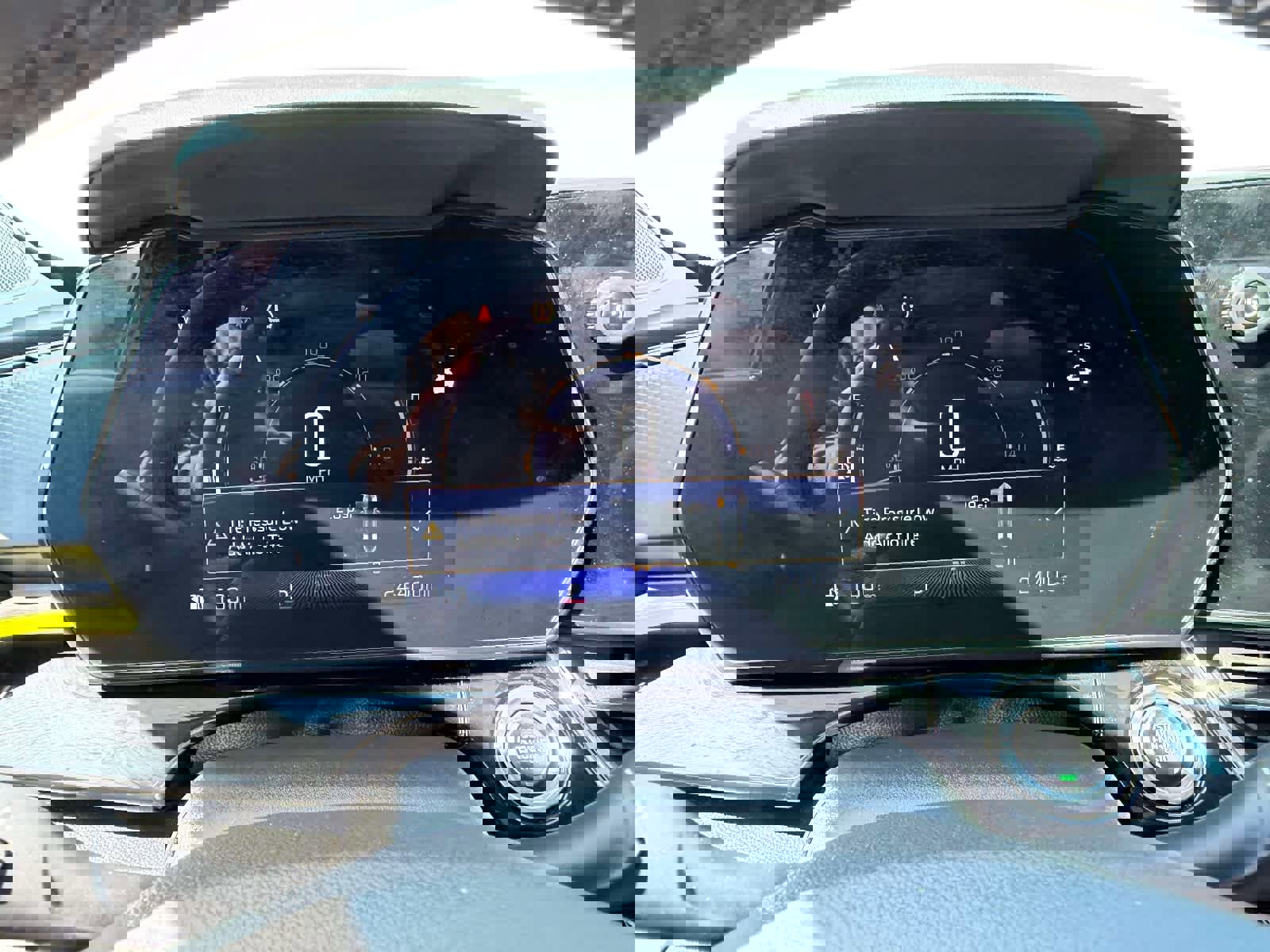 Used 2024 Chevrolet Trax ACTIV w/ Sunroof Package image 23