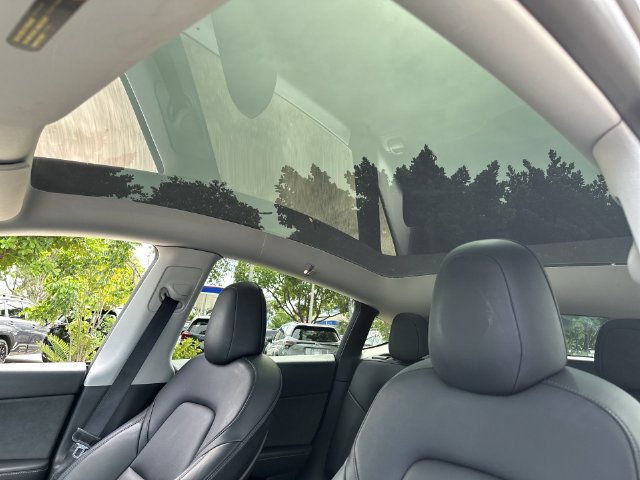 Used 2022 Tesla Model Y Performance AWD/4WD image 22