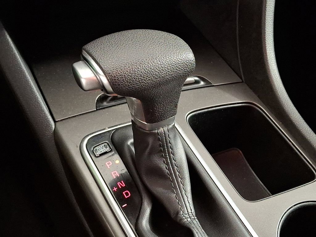 Used 2019 Kia Optima LX image 16