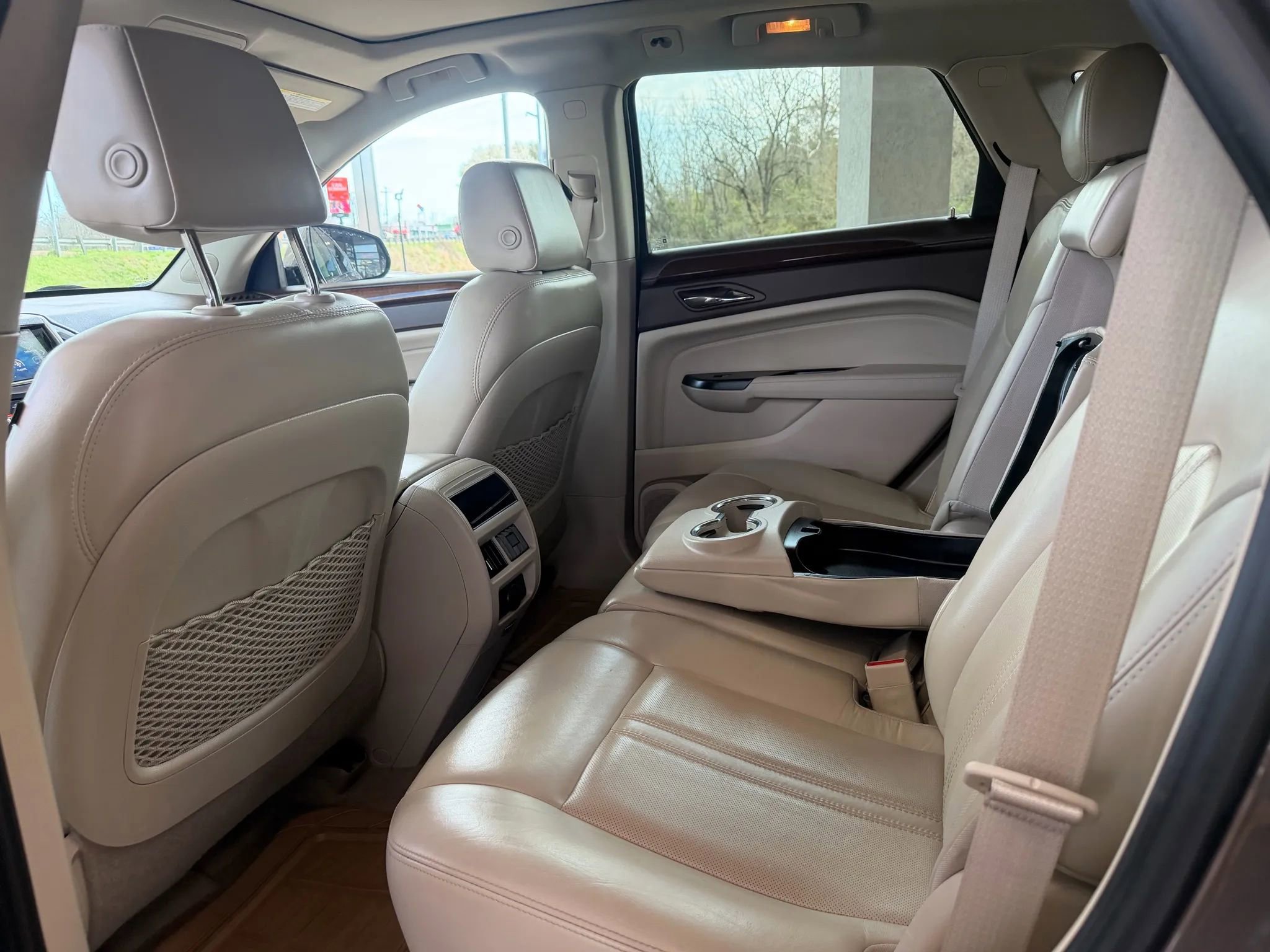 Used 2014 Cadillac SRX Luxury w/ Driver Awareness Package AWD/4WD image 21