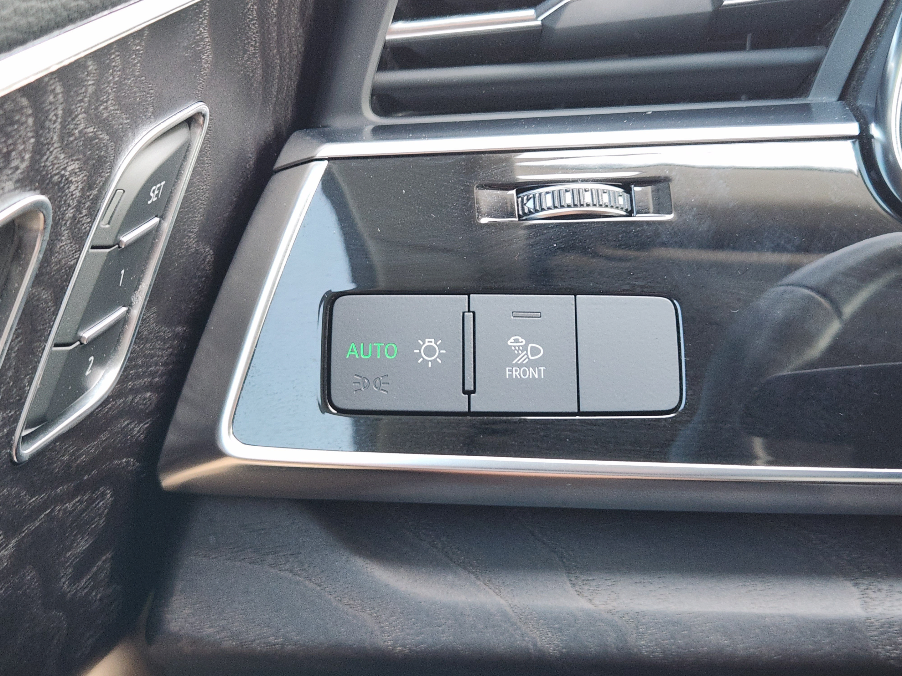 Used 2021 Audi Q8 Premium w/ Black Optic Package AWD/4WD image 15