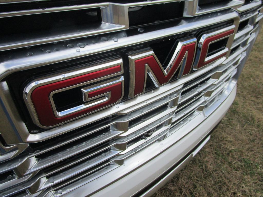 New 2026 GMC Yukon XL Denali w/ Sun & Power Step Package image 33