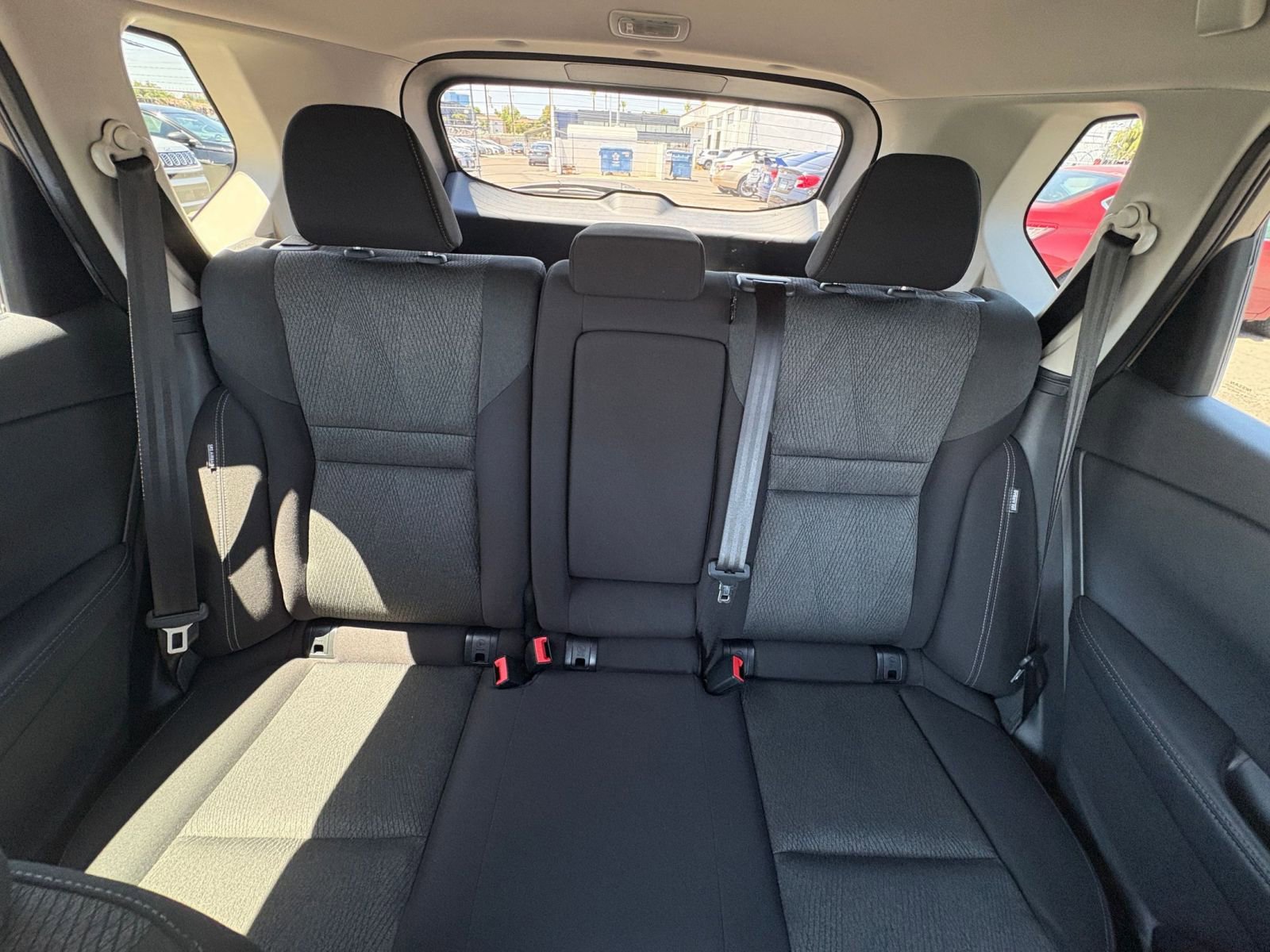 Used 2025 Nissan Rogue SV FWD image 40