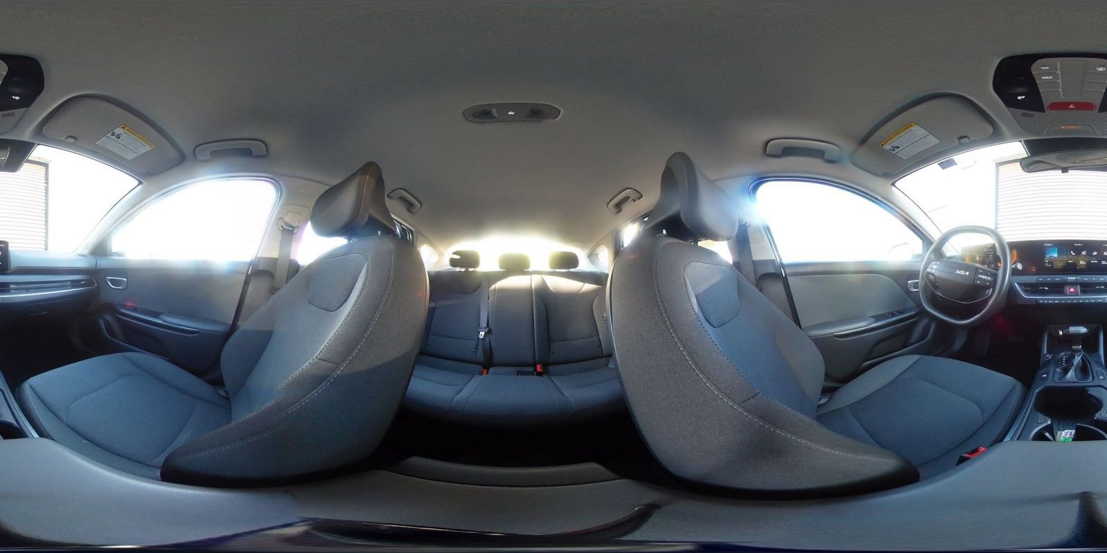 Used 2025 Kia K4 LXS image 41