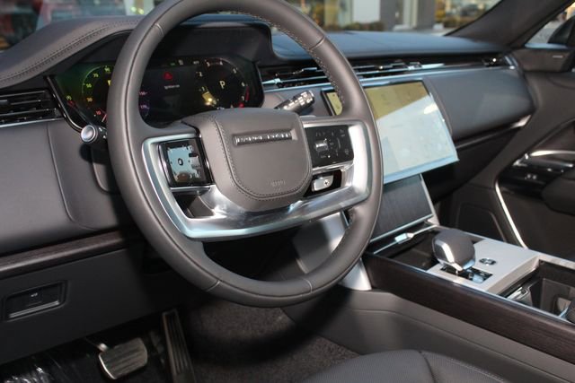 New 2026 Land Rover Range Rover SE image 14