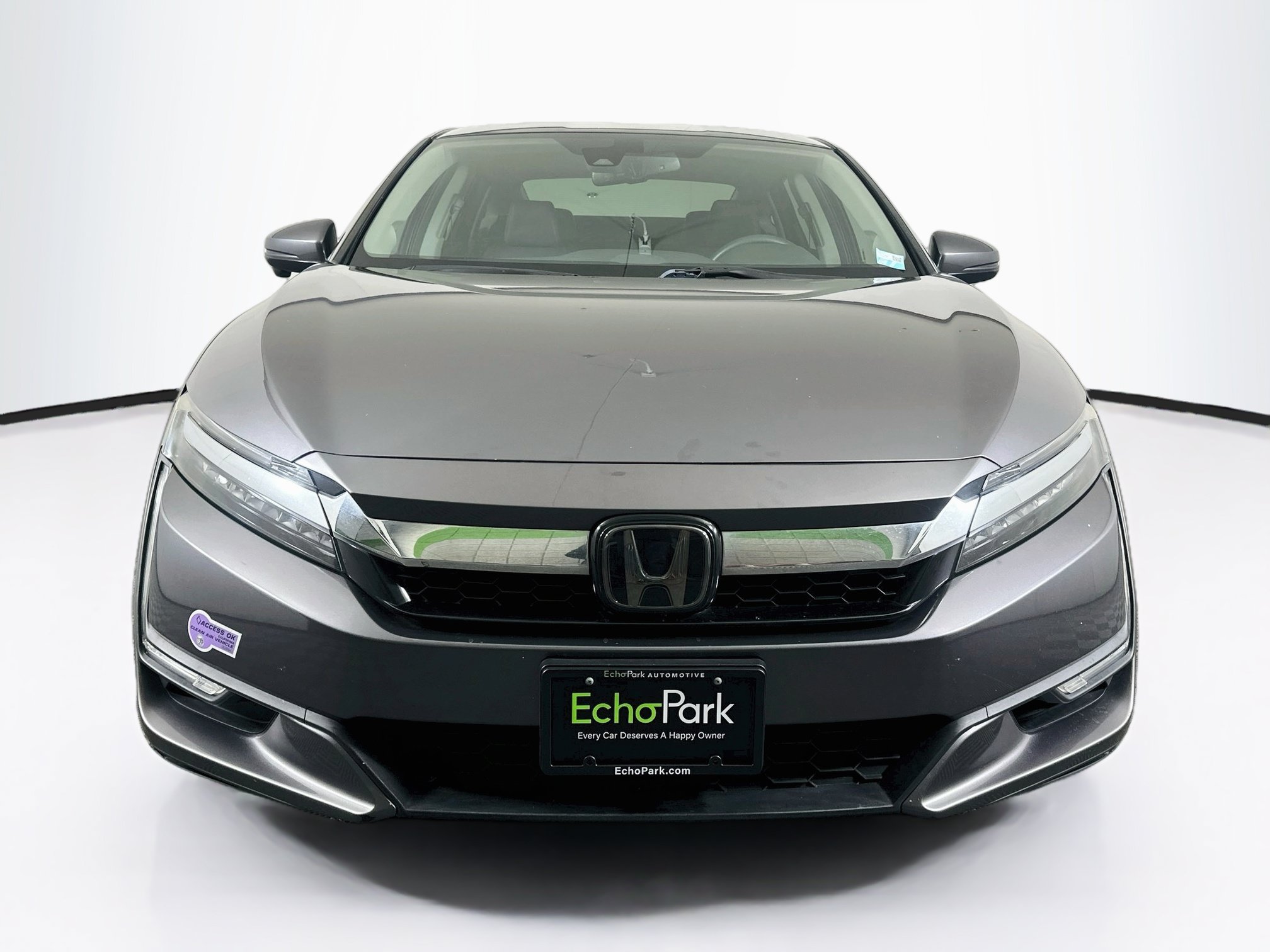 Used 2018 Honda Clarity Plug-In Hybrid image 2