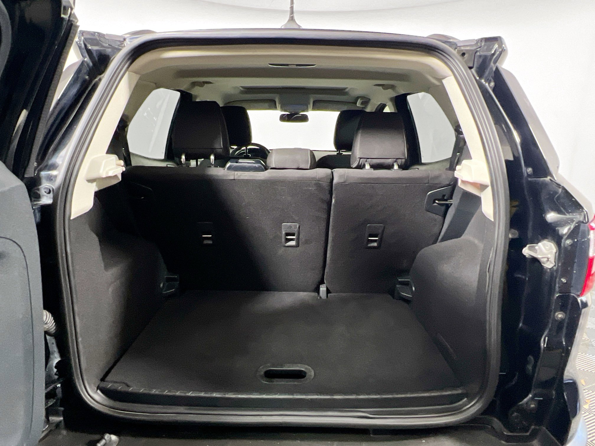 Used 2020 Ford EcoSport SE w/ SE Convenience Package image 34