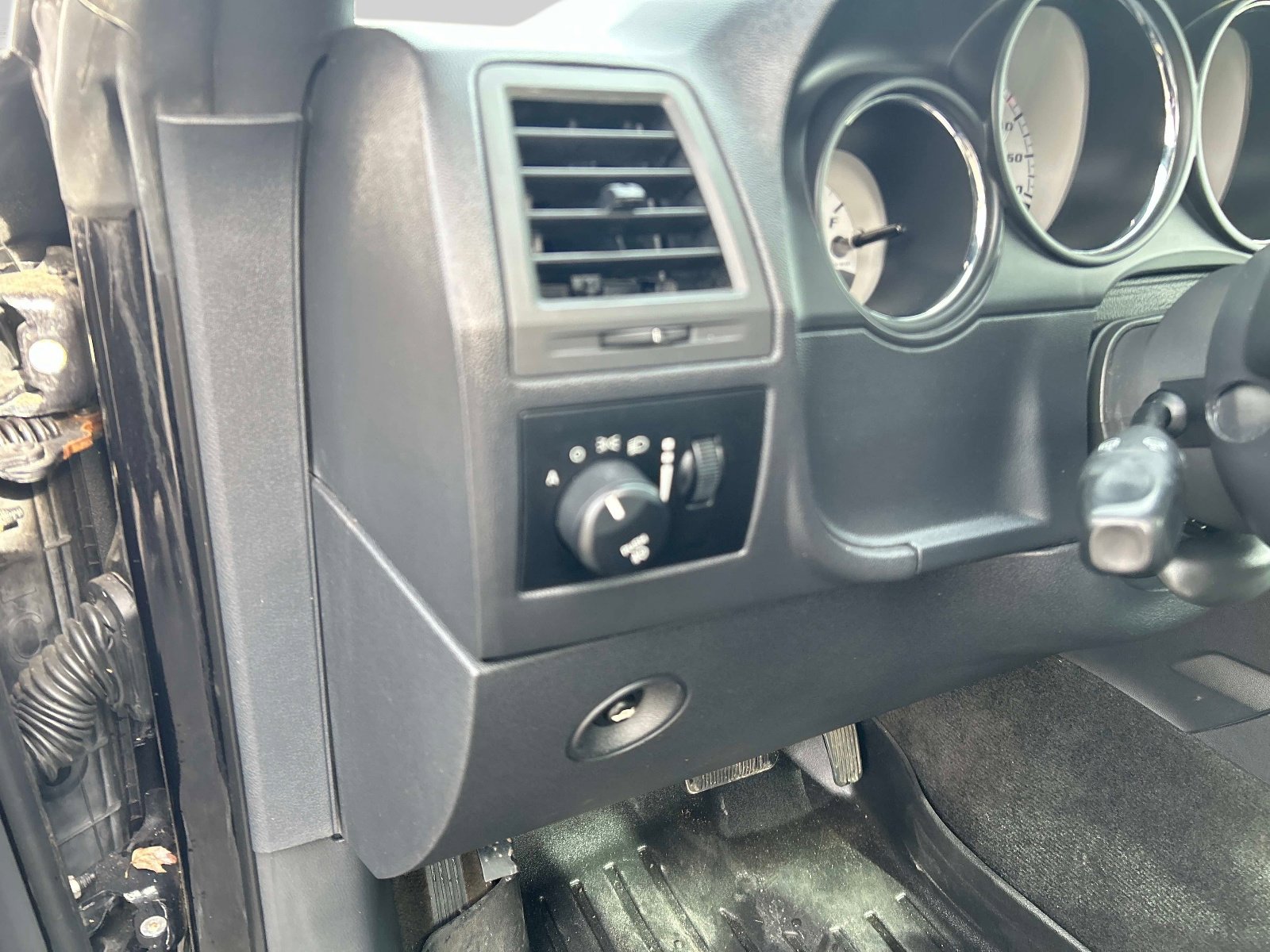 Used 2010 Dodge Challenger SRT8 w/ SRT Option Group II image 20