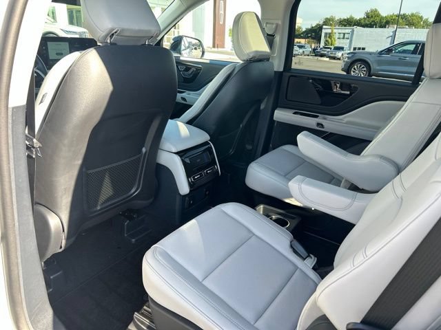 New 2026 Lincoln Aviator AWD image 16