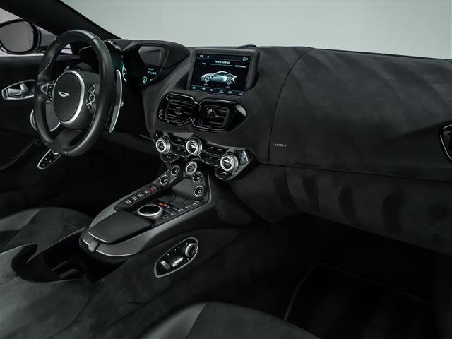 Used 2021 Aston Martin V8 Vantage Automatic image 13